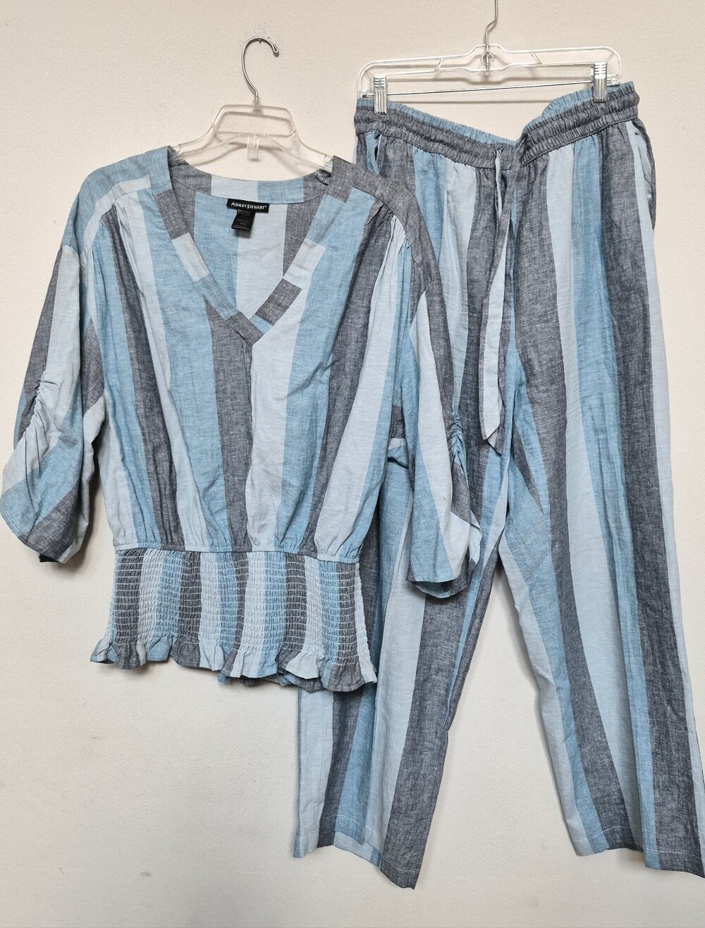 Ashley Stewart Women Two Piece Blue Striped Pull-On Pants & Top Set .